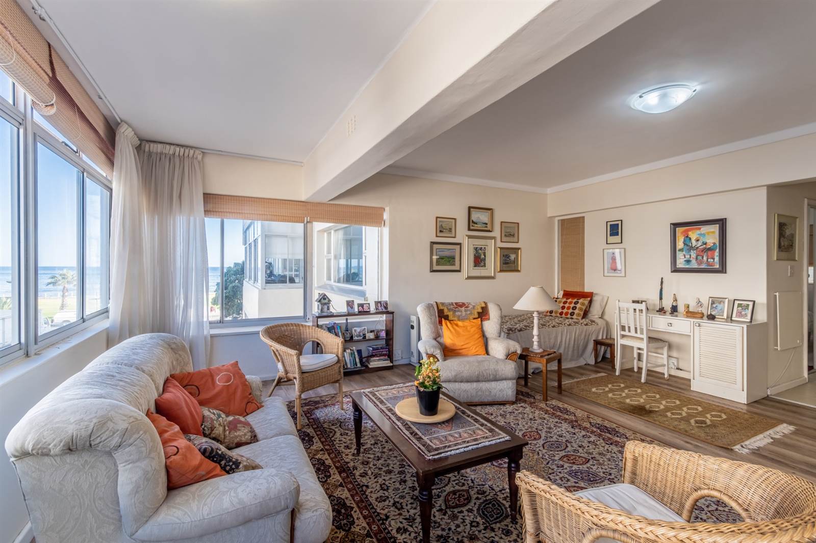 1 Bed Apartment in Mouille Point photo number 5