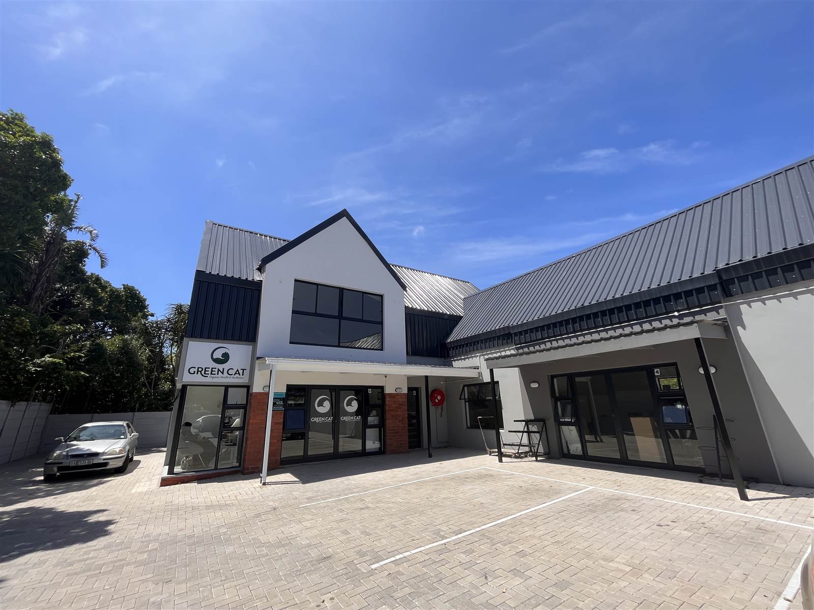 92  m² Commercial space in Walmer photo number 1