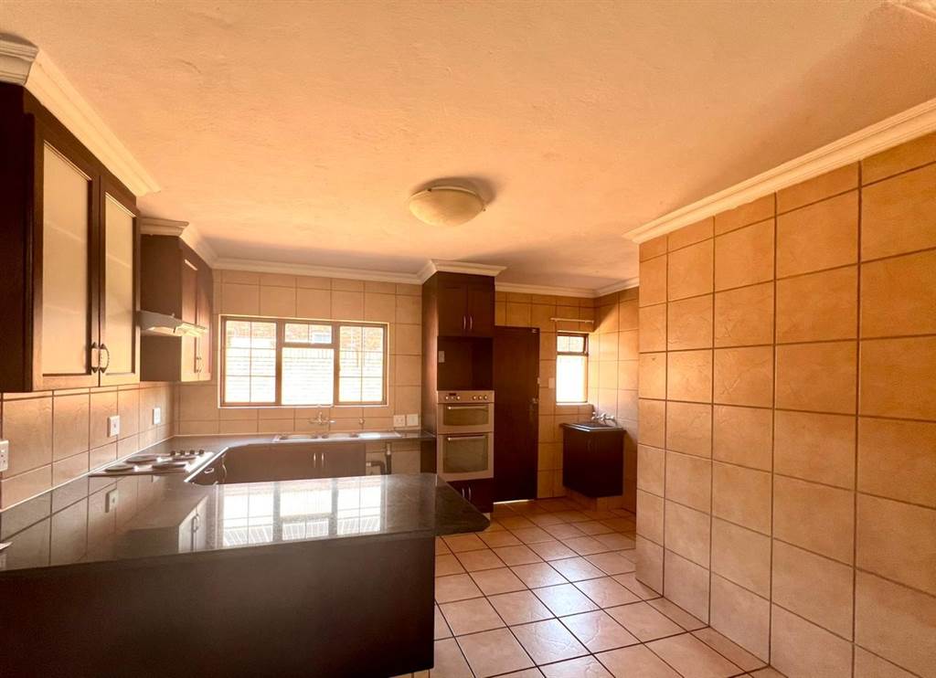 3 Bed Townhouse in Middelburg Central photo number 22