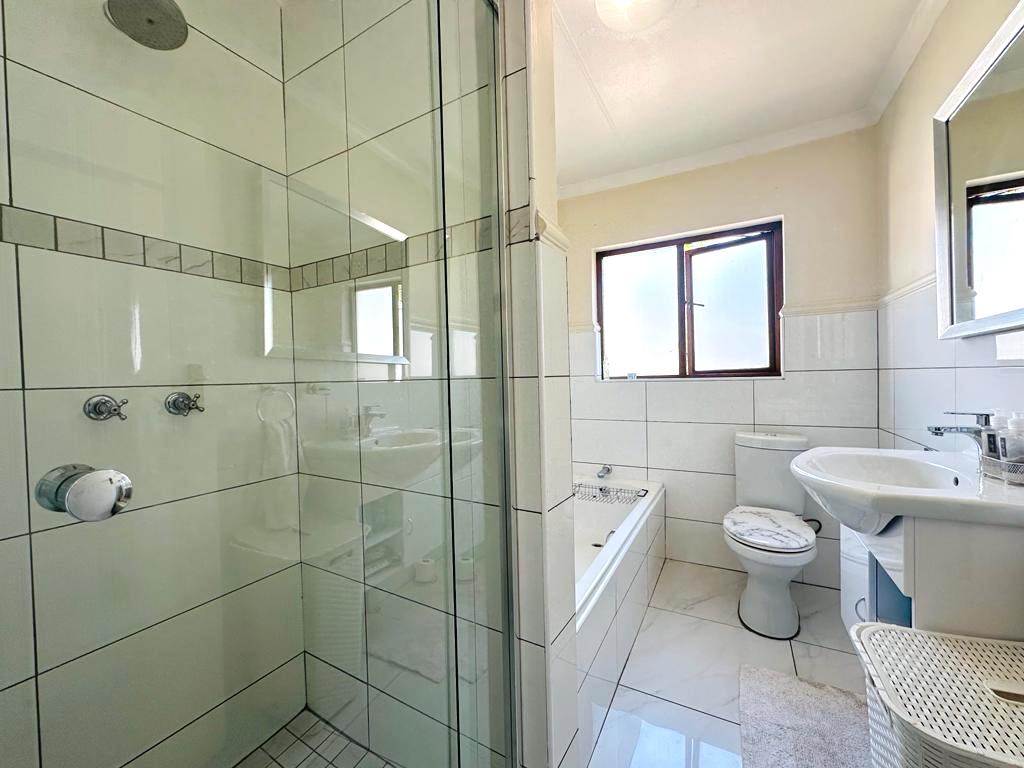 3 Bed House in Rivonia photo number 17