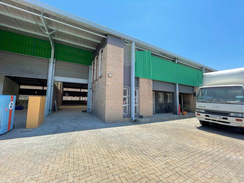 379  m² Industrial space in Strydompark photo number 1