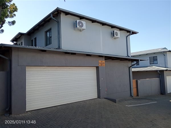 3 Bedroom Townhouse 3 Bedroom Townhouse