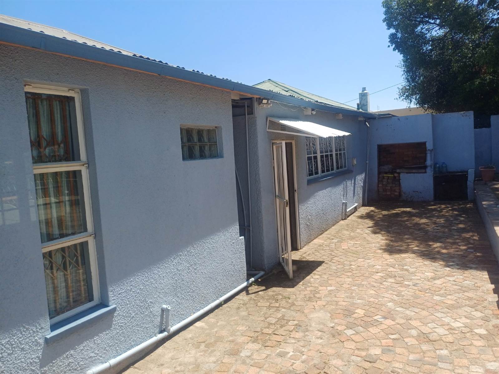 4 Bed House in Alberton photo number 18