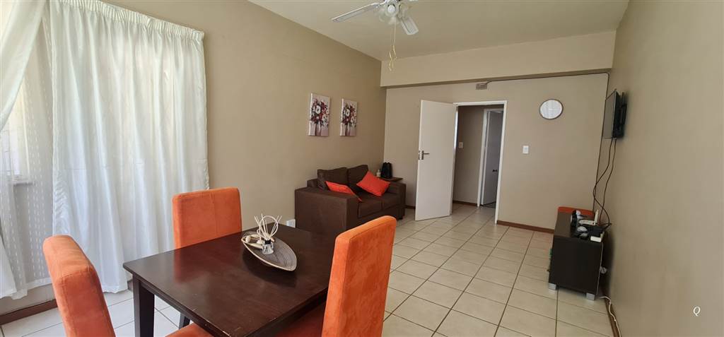 1 Bed Apartment in Dagbreek photo number 5