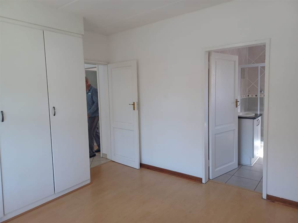 2 Bed Townhouse in Meyersdal photo number 11