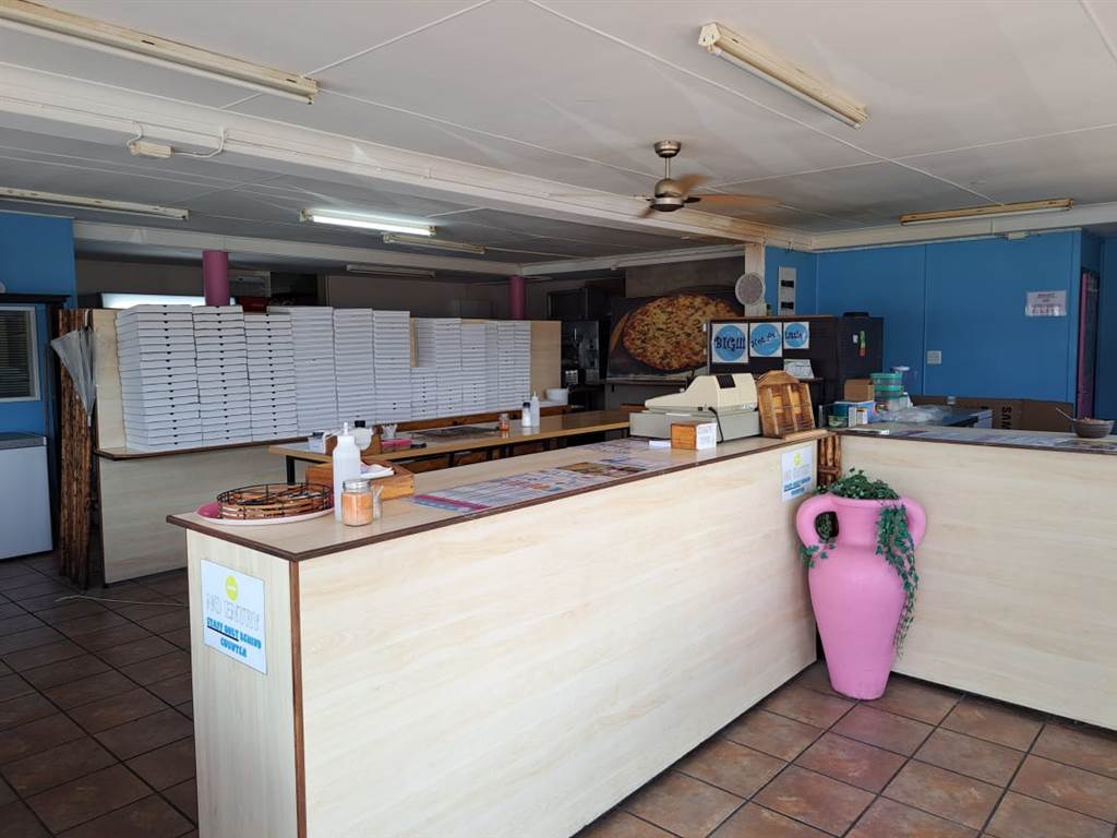 190  m² Commercial space in Stilbaai photo number 10