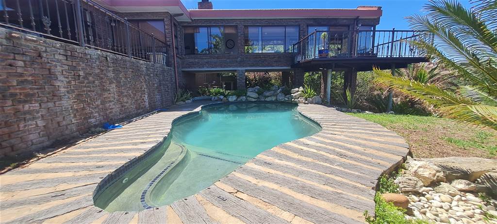 5 Bed House in Stilbaai photo number 9