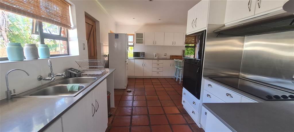 5 Bed House in Stilbaai photo number 19