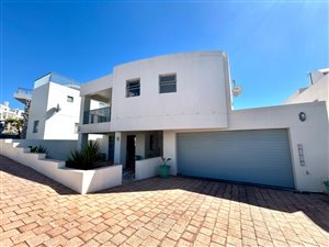 House in Paradise Beach