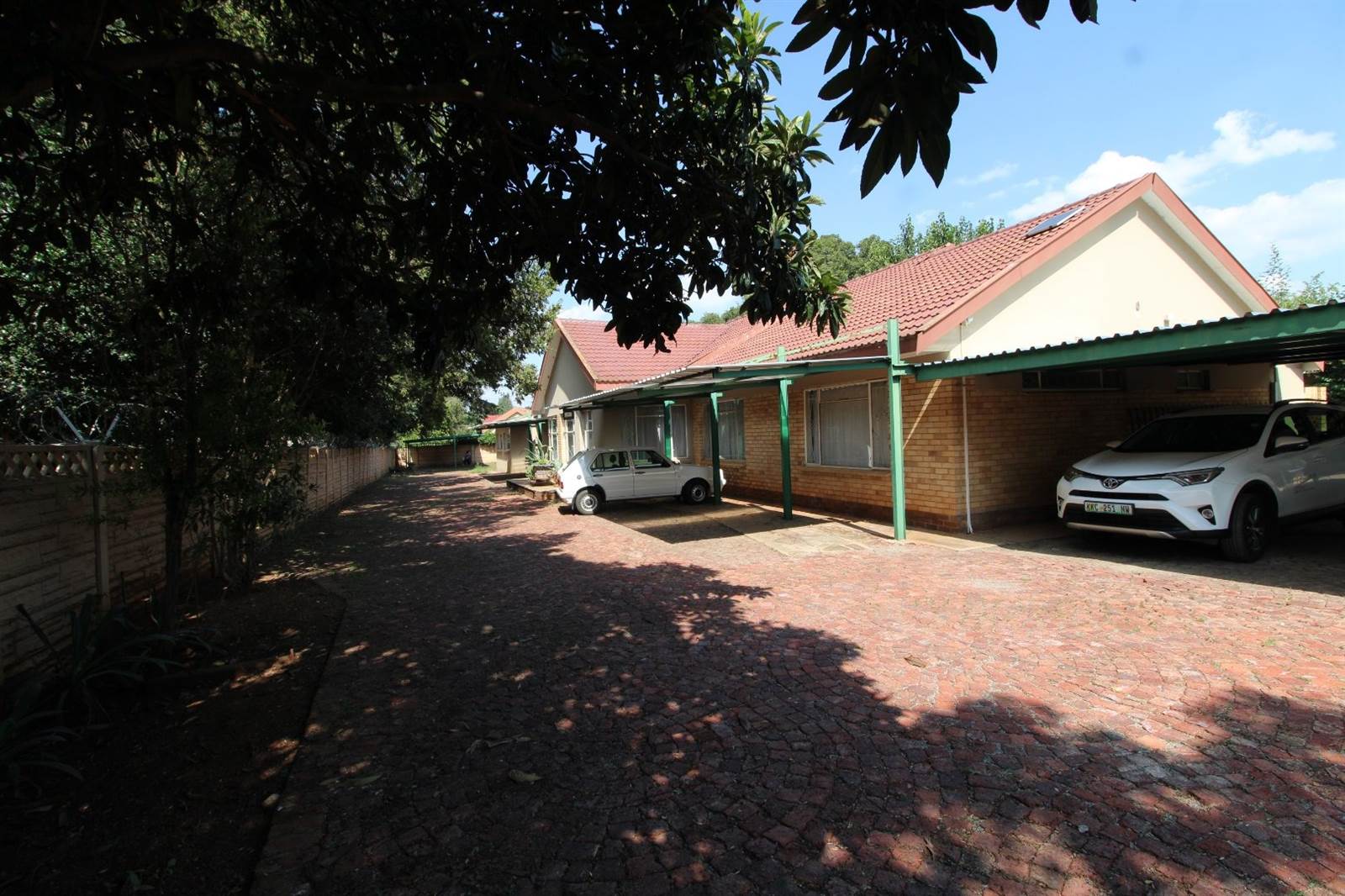 10 Bed House in Potchefstroom Central photo number 1