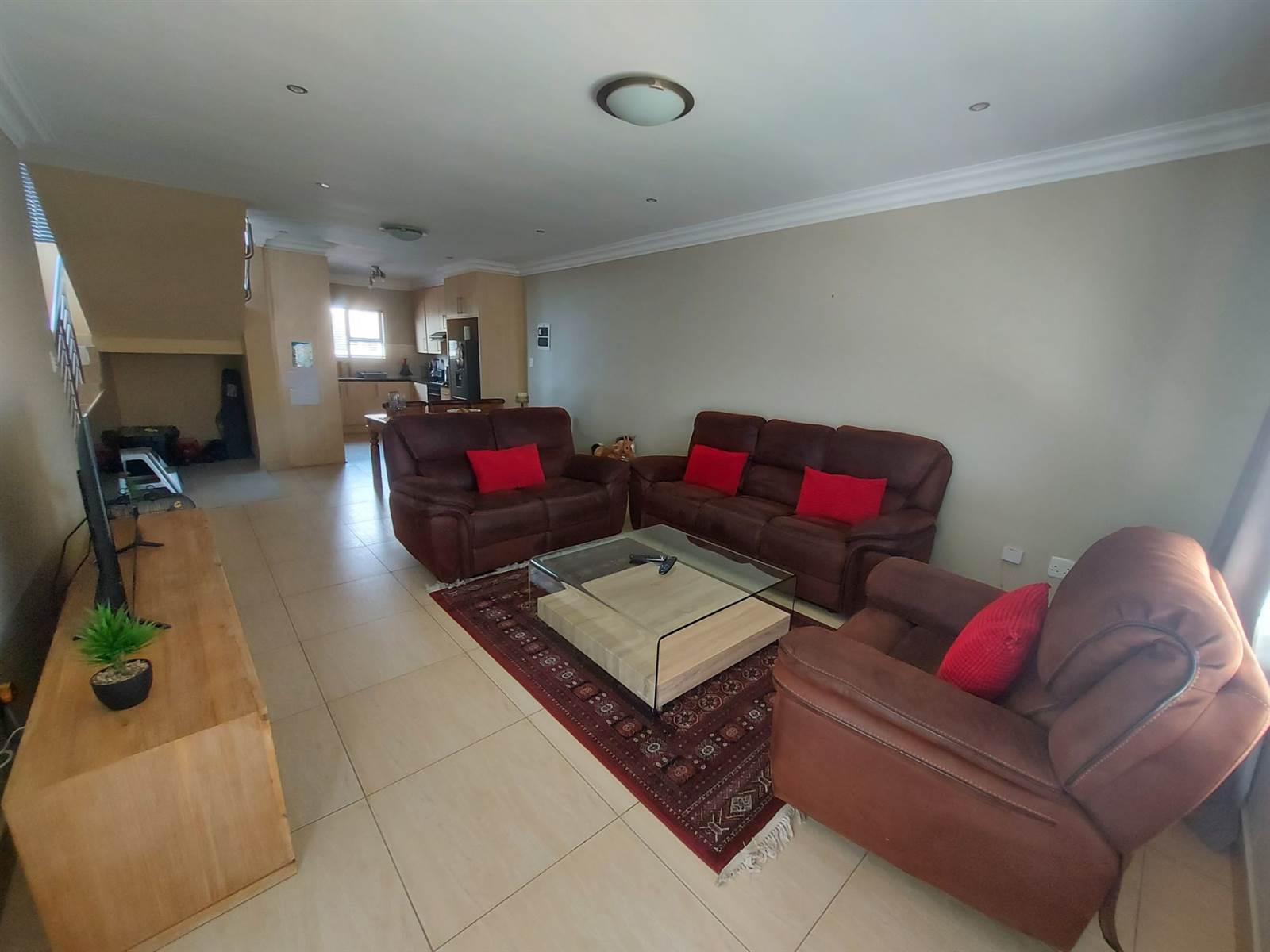 3 Bed Townhouse in Bayswater photo number 8