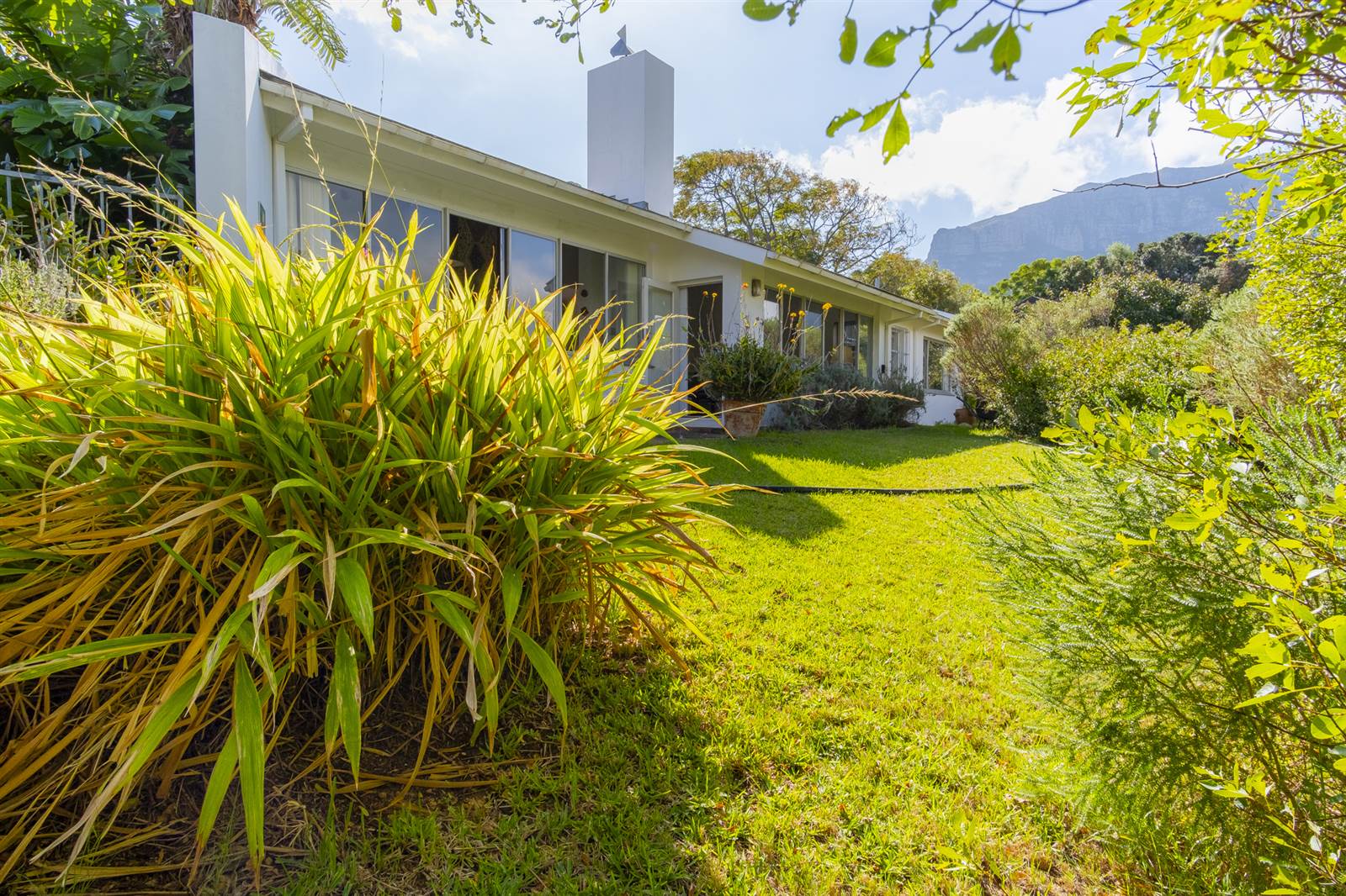 6 Bed House in Hout Bay and surrounds photo number 1