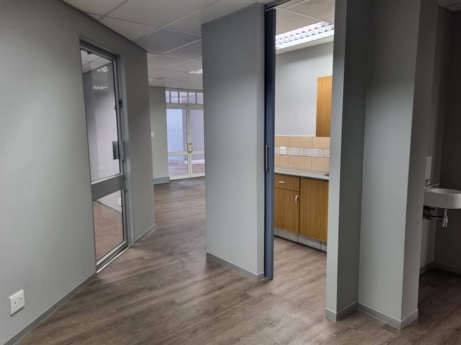 122  m² Office Space in Lynnwood photo number 5