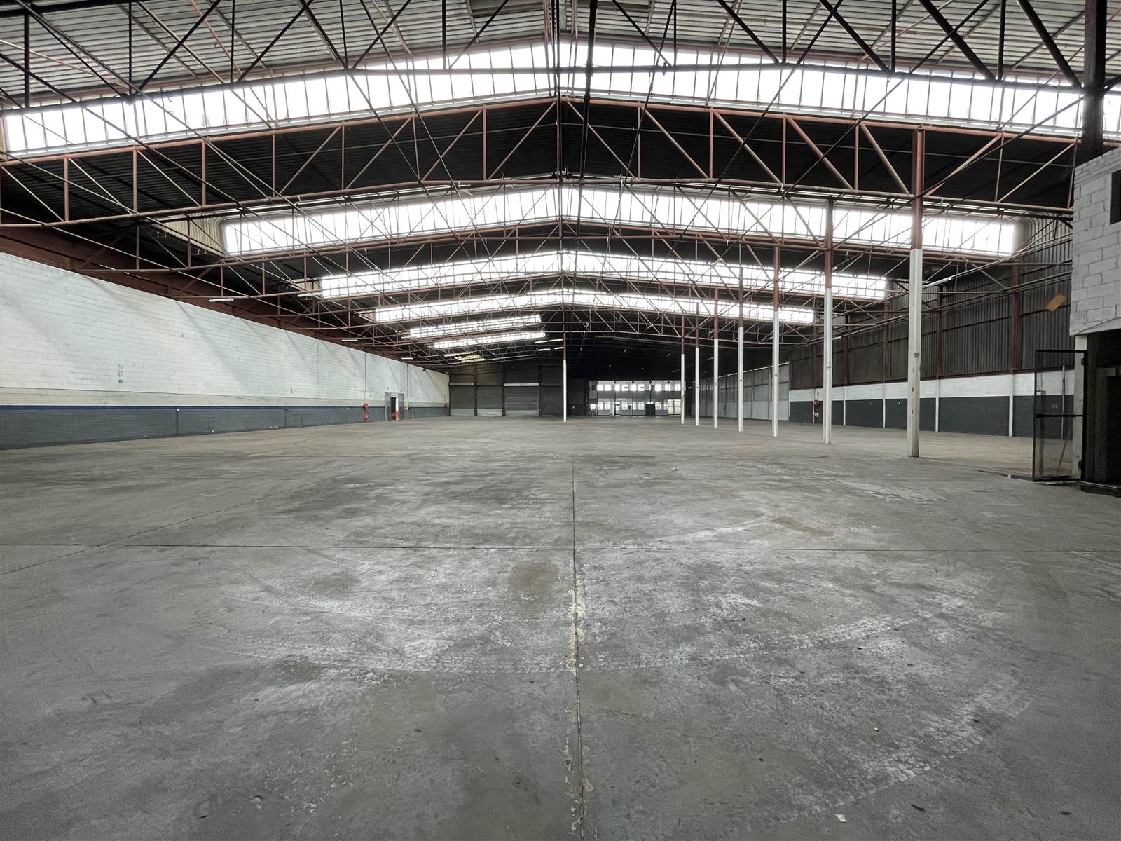 9758  m² Industrial space in Heriotdale photo number 3