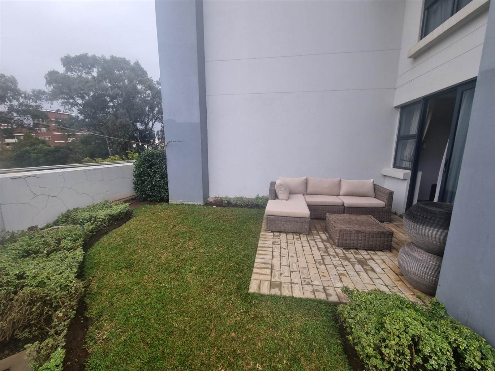 2 Bed Apartment in Menlyn photo number 1