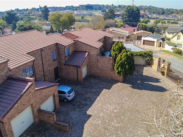3 Bed Townhouse in Gillview