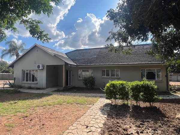 6 Bedroom House 6 Bedroom House