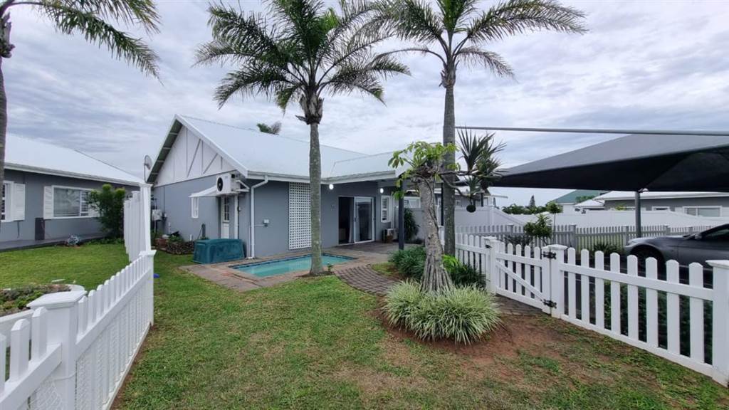 2 Bed Townhouse in Shelly Beach photo number 3