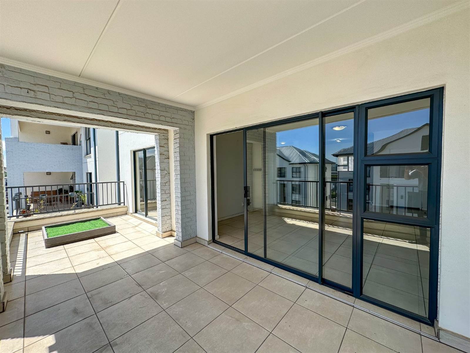 2 Bed Townhouse in Greenstone Hill photo number 16