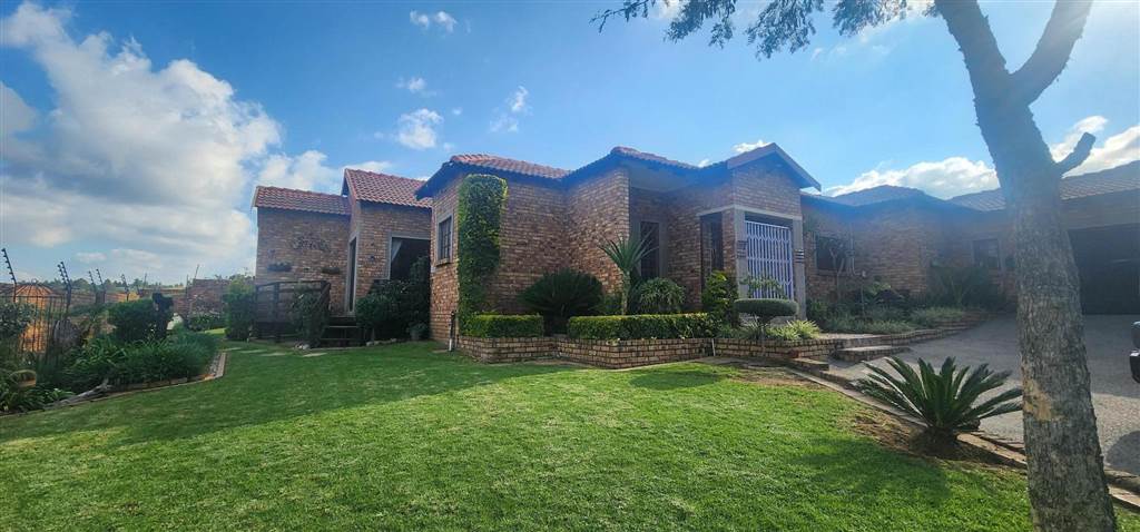 3 Bed House in Highveld Park photo number 1