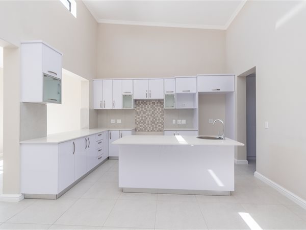 3 Bed Townhouse in Parklands North