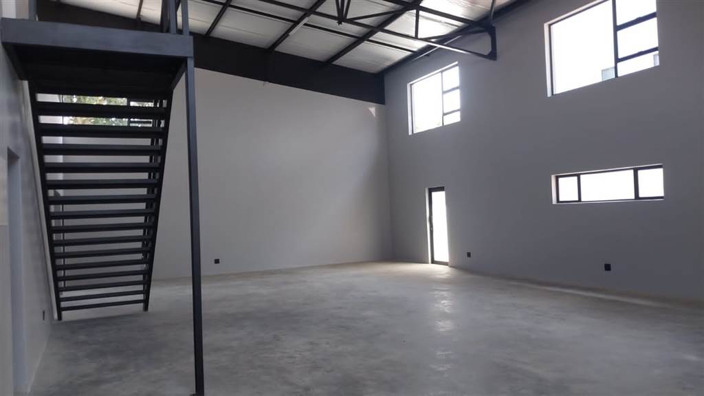 319  m² Industrial space in Waterval East photo number 7