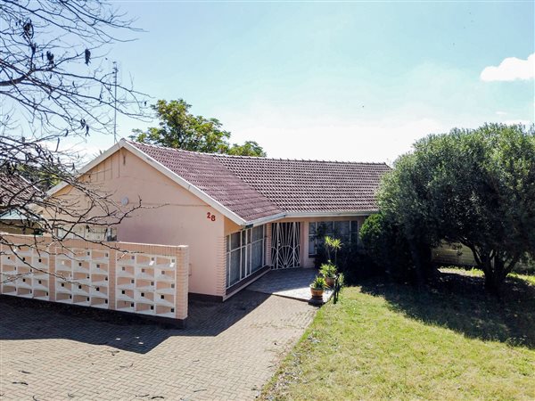 3 Bed House in Songloed