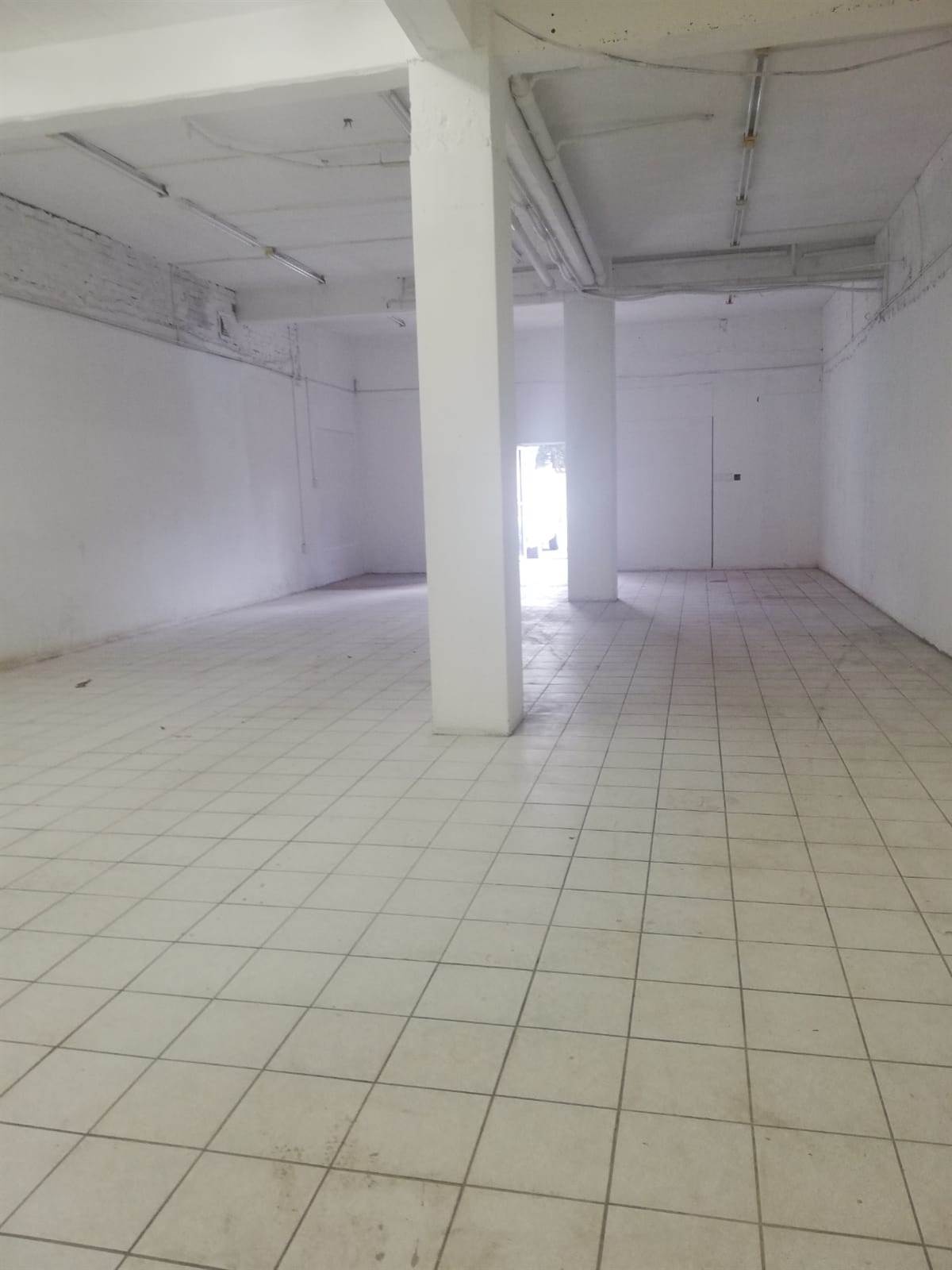 200  m² Commercial space in Wynberg photo number 6