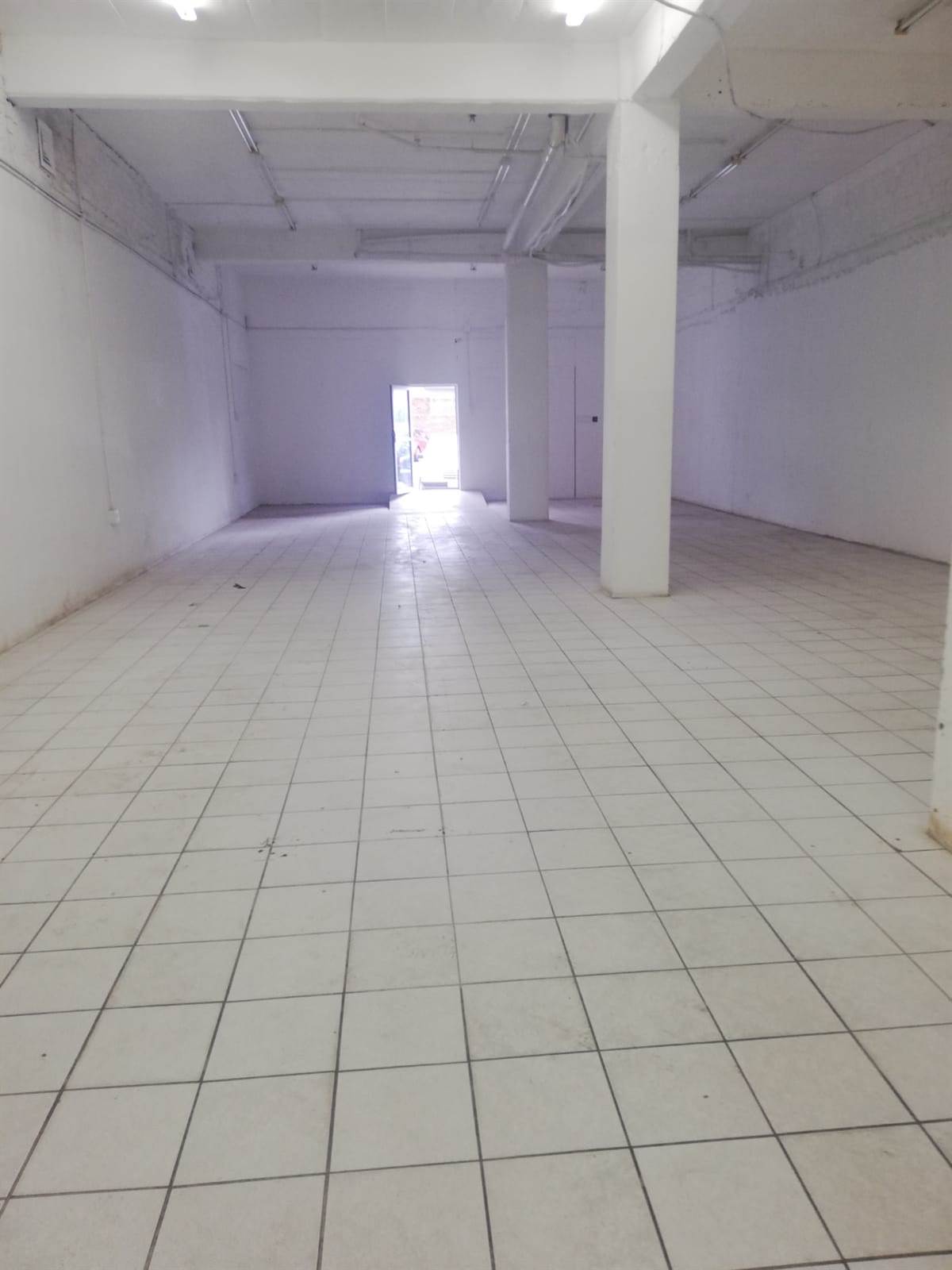 200  m² Commercial space in Wynberg photo number 2