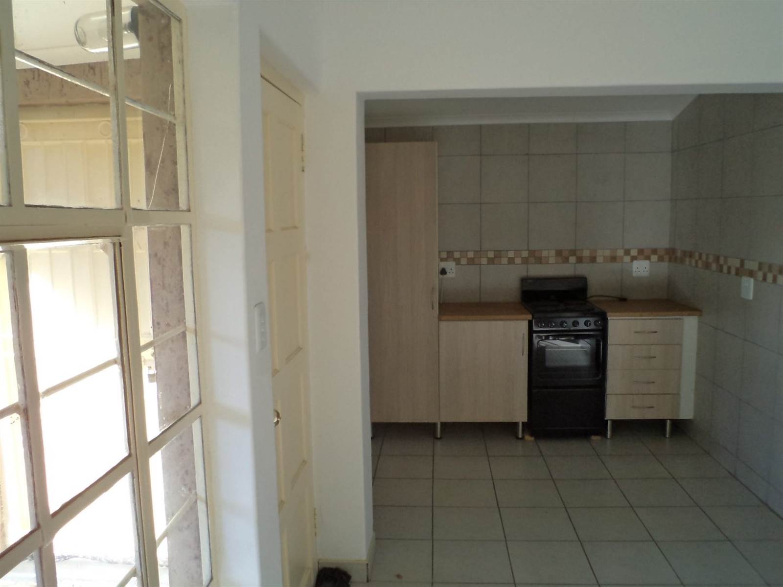 1 Bed Apartment in Vredefort photo number 3