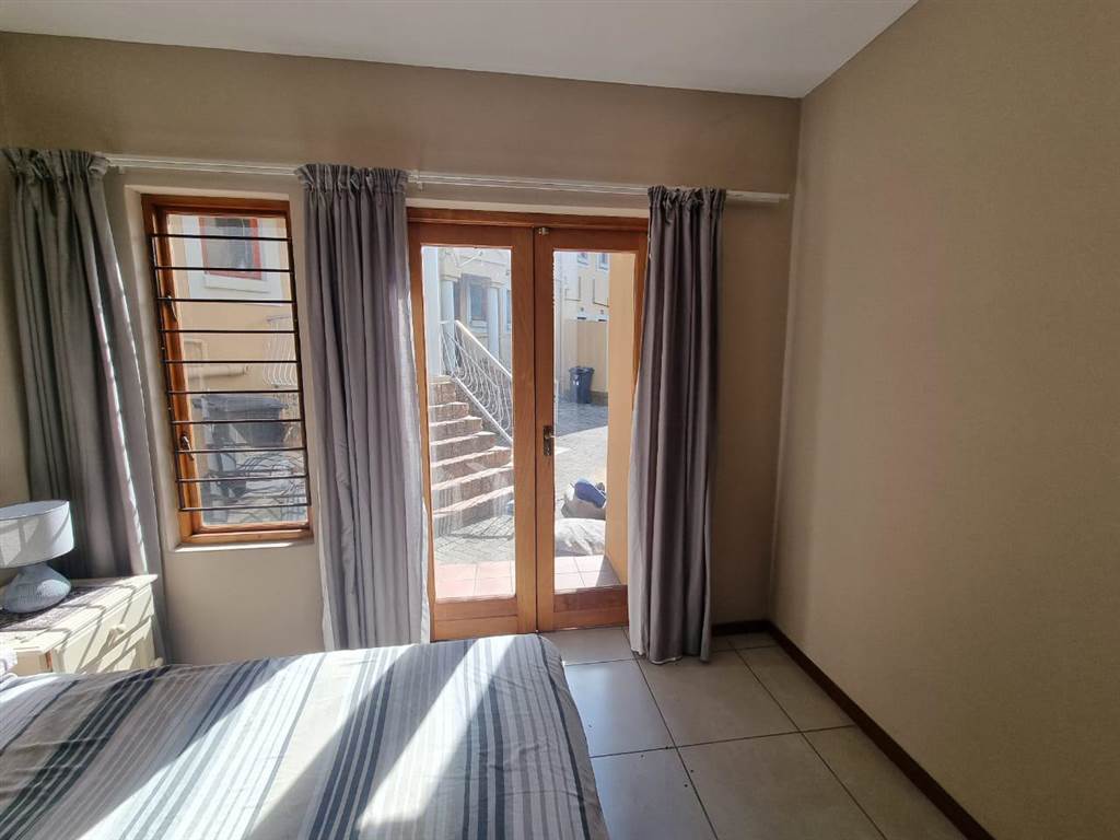 2 Bed Townhouse in Fourways photo number 18