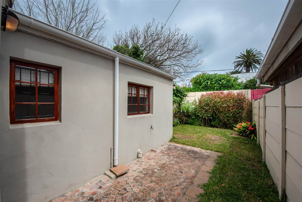 2 Bed House in Wynberg photo number 17