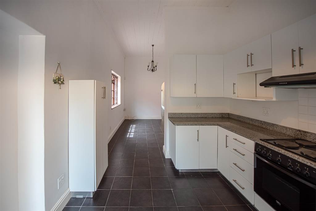 2 Bed House in Wynberg photo number 16