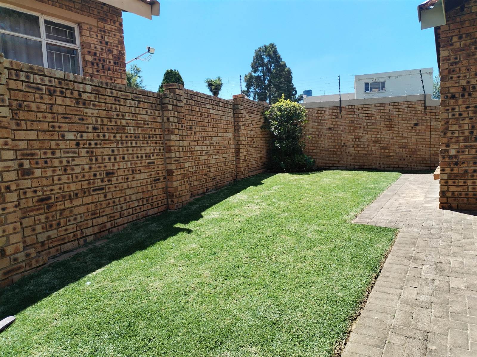 3 Bed House in Grobler Park photo number 10
