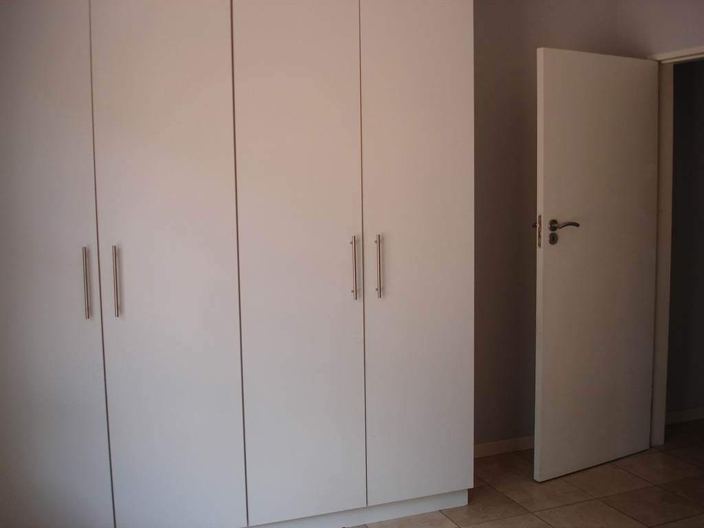 1 Bed Simplex in Parkhill Gardens photo number 18