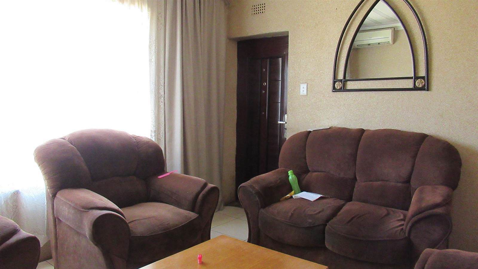 2 Bed House in Mohlakeng photo number 3