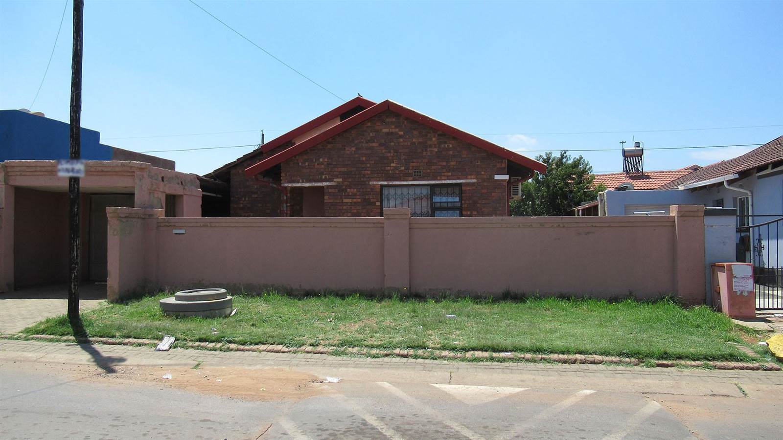 2 Bed House in Mohlakeng photo number 1