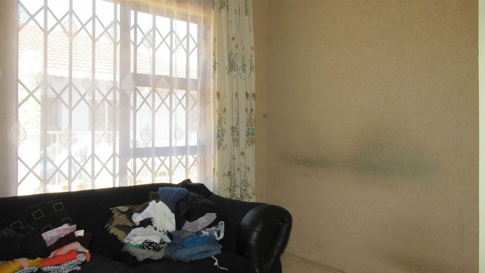 2 Bed House in Mohlakeng photo number 6