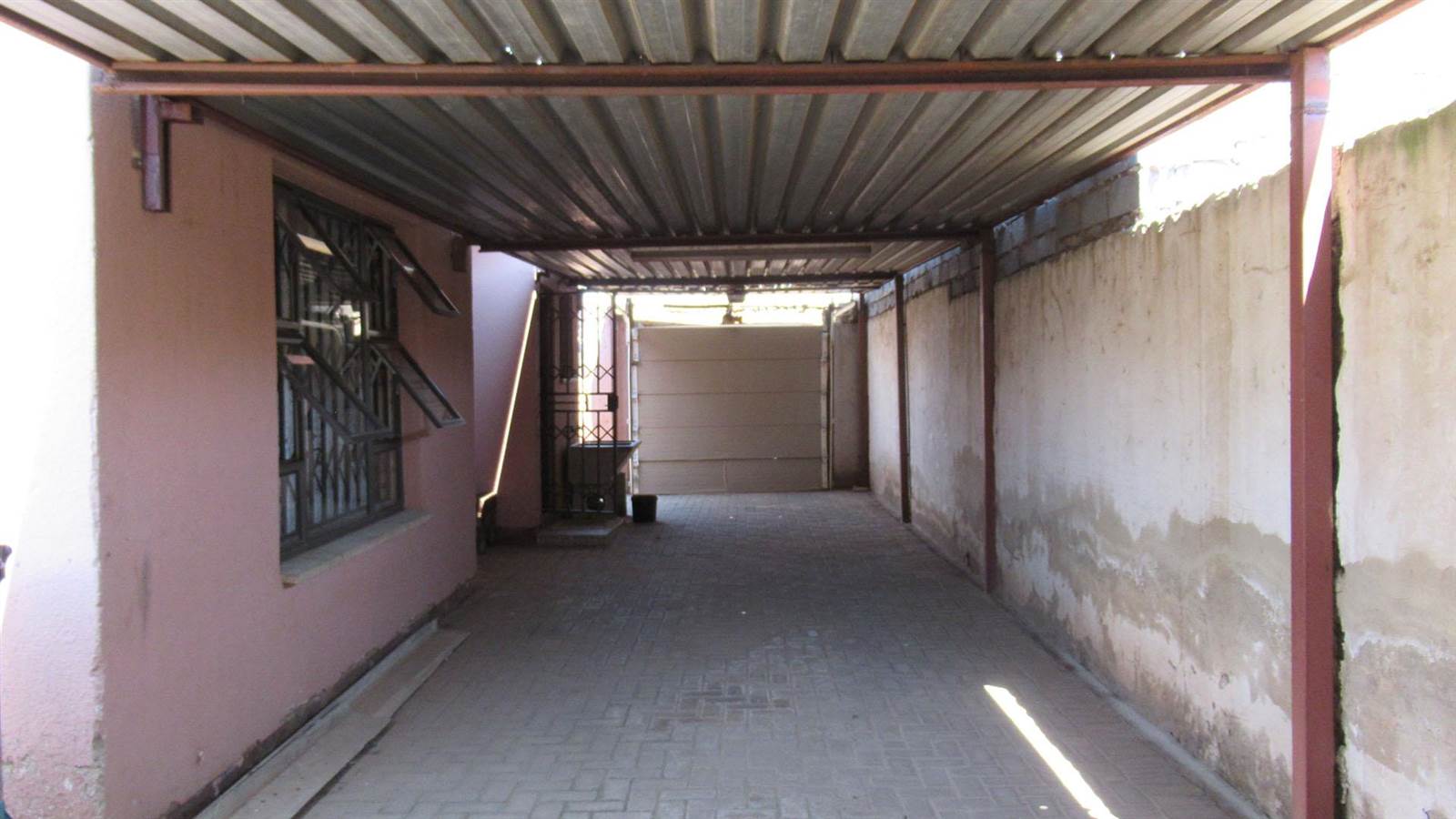 2 Bed House in Mohlakeng photo number 13
