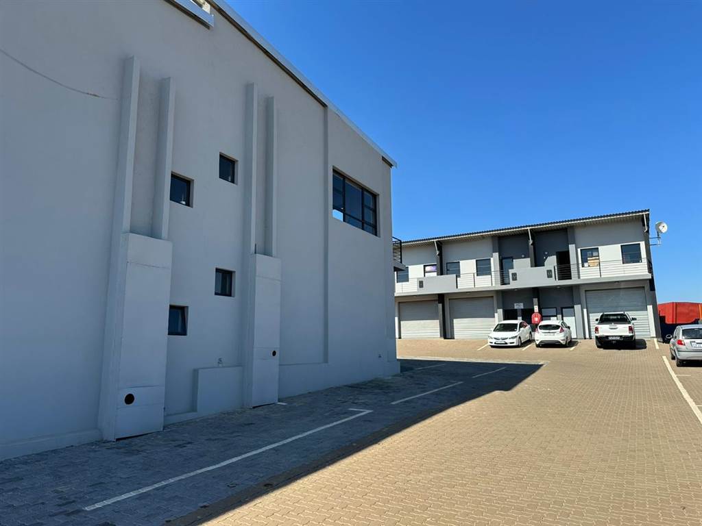 82  m² Industrial space in Clayville photo number 15
