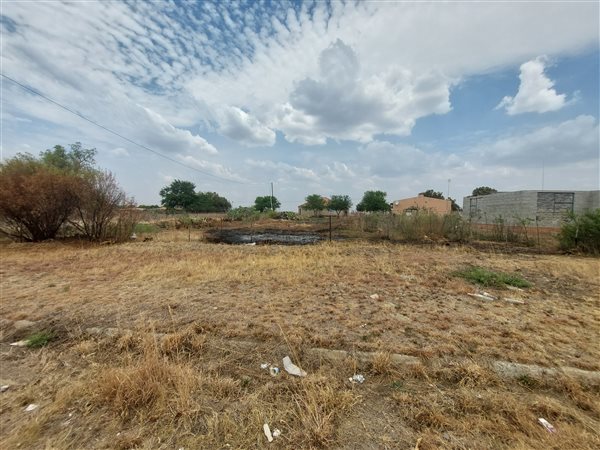 1323 m² Land available in Ventersburg