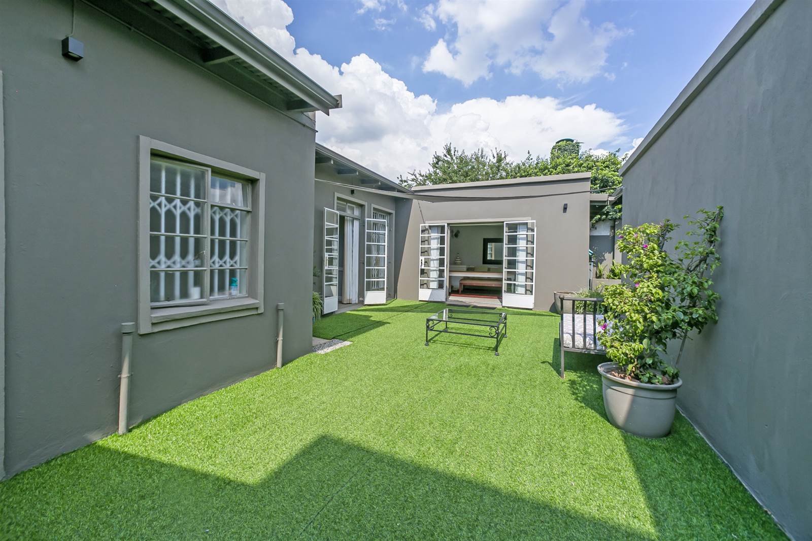 3 Bed House in Parkhurst photo number 9