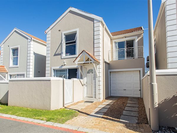 3 Bedroom Townhouse 3 Bedroom Townhouse