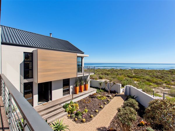 4 Bedroom House 4 Bedroom House