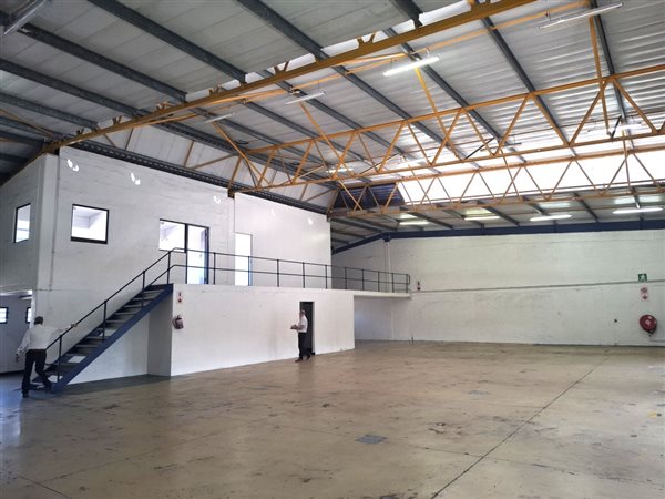 544  m² Industrial space