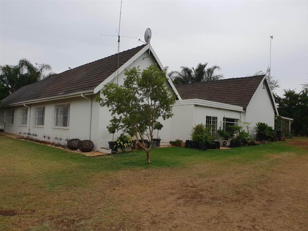 2.2 ha Farm in Strydfontein and surrounds photo number 4