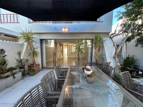3 Bedroom Townhouse 3 Bedroom Townhouse