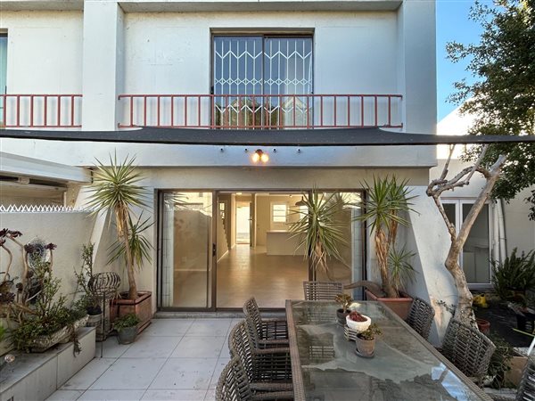 3 Bedroom Townhouse 3 Bedroom Townhouse