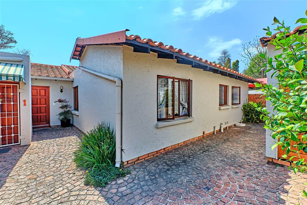3 Bed Simplex in Douglasdale photo number 22