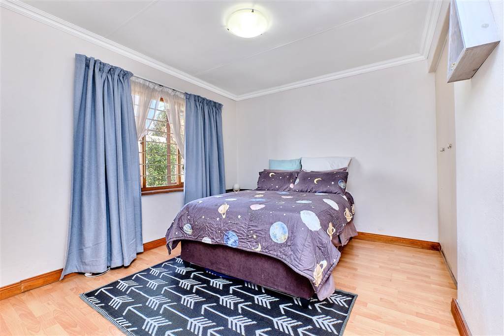 3 Bed Simplex in Douglasdale photo number 14